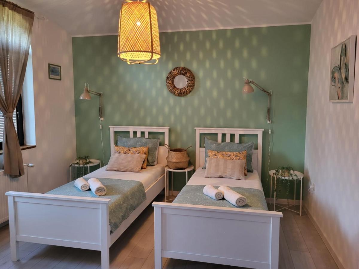 Апартаменты Sobe Pilajevo 2, 183 Ulica Stjepana Radica, Gola Экстерьер фото